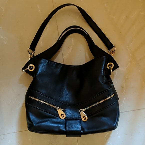 Michael Kors Handbags - Michael Kors medium size purse